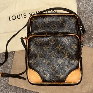 💎Authentic💎 Louis Vuitton Amazone 22 Crossbody Bag💎 TJ1162.
